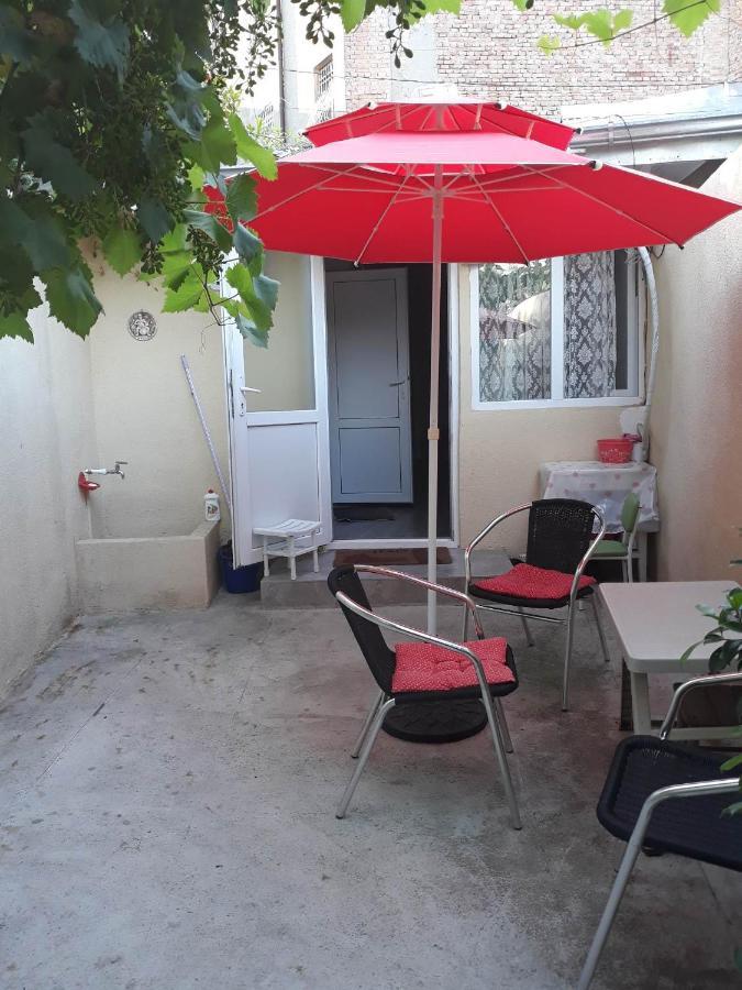 Larisa Apartment Tbilisi Bagian luar foto