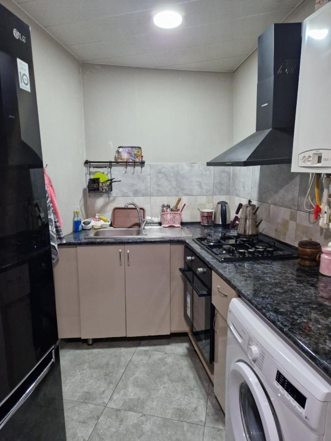 Larisa Apartment Tbilisi Bagian luar foto