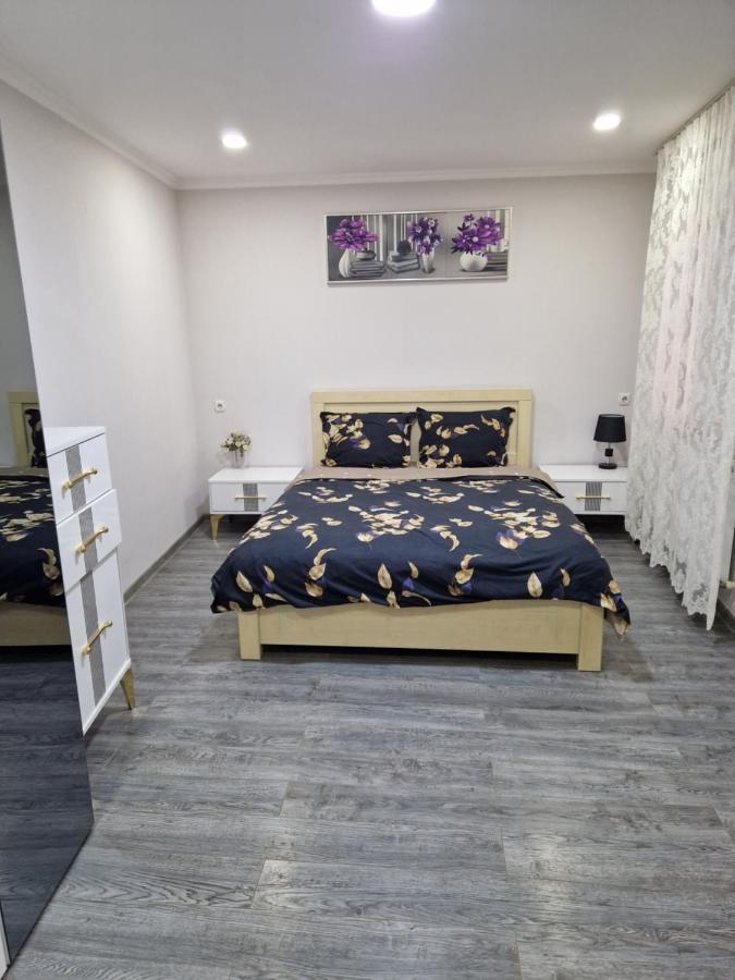 Larisa Apartment Tbilisi Bagian luar foto